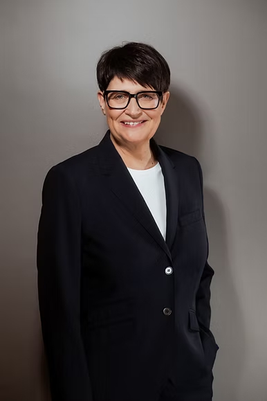 0519 Christine Schneider